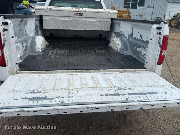 image for item JE9392 2007 Ford F150 XL  pickup truck