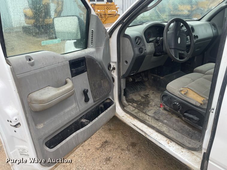 image for item JE9392 2007 Ford F150 XL  pickup truck