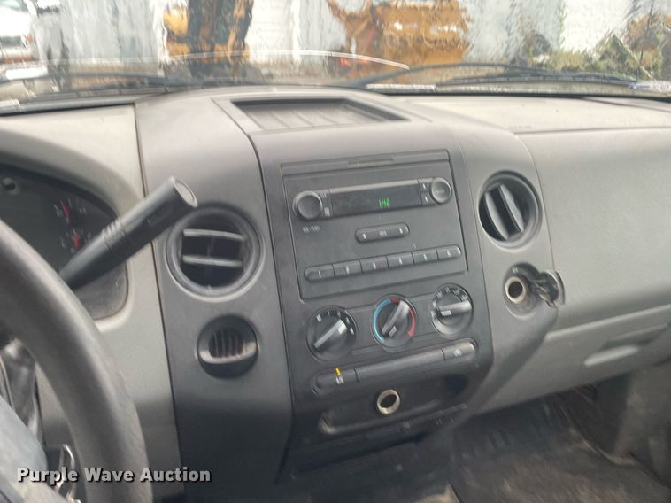 image for item JE9392 2007 Ford F150 XL  pickup truck