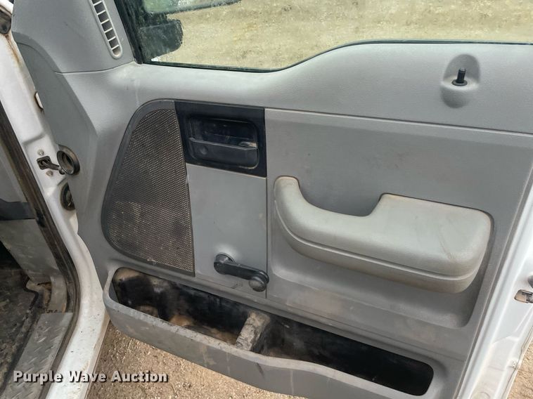 image for item JE9392 2007 Ford F150 XL  pickup truck