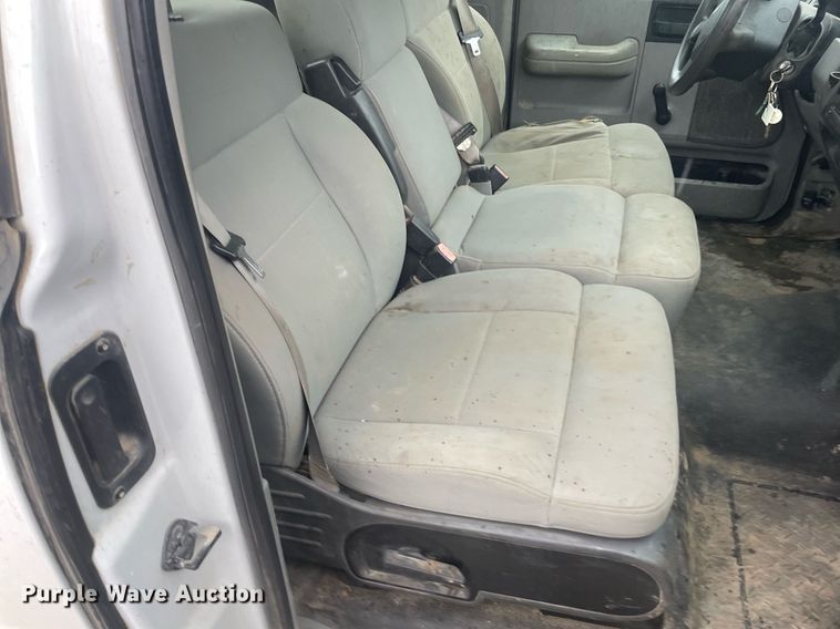 image for item JE9392 2007 Ford F150 XL  pickup truck