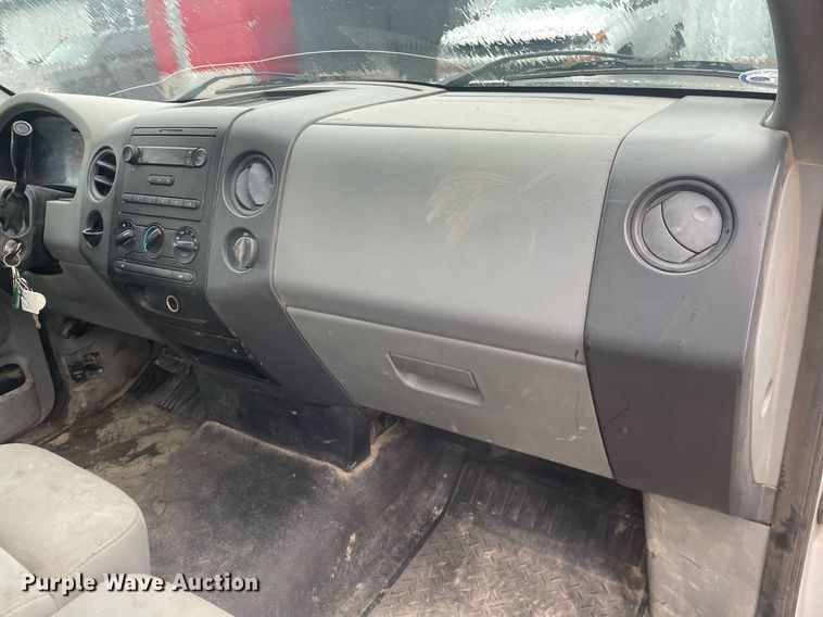 image for item JE9392 2007 Ford F150 XL  pickup truck