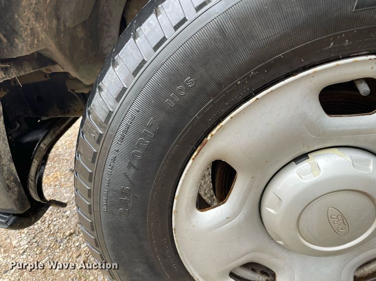 image for item JE9392 2007 Ford F150 XL  pickup truck