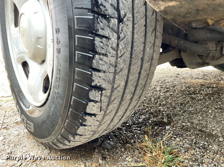 image for item JE9392 2007 Ford F150 XL  pickup truck