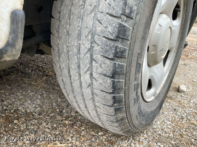 image for item JE9392 2007 Ford F150 XL  pickup truck