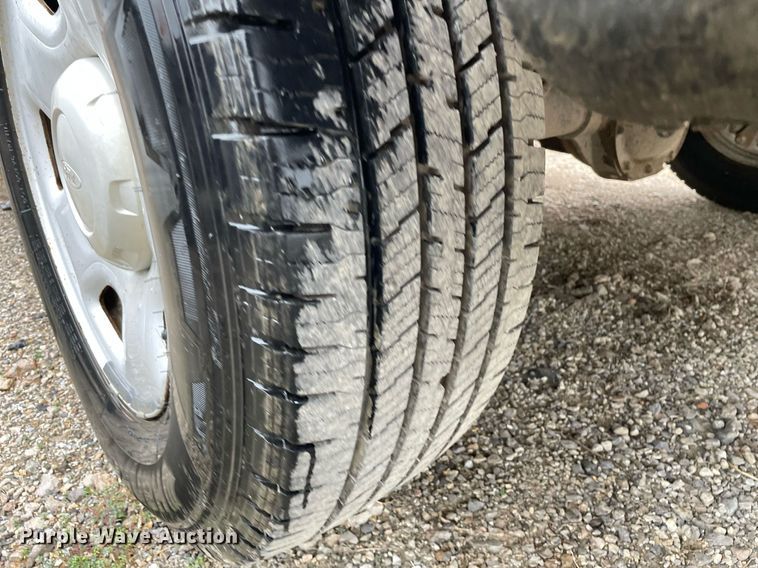 image for item JE9392 2007 Ford F150 XL  pickup truck