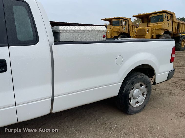 image for item JE9393 2007 Ford F150 XL  pickup truck