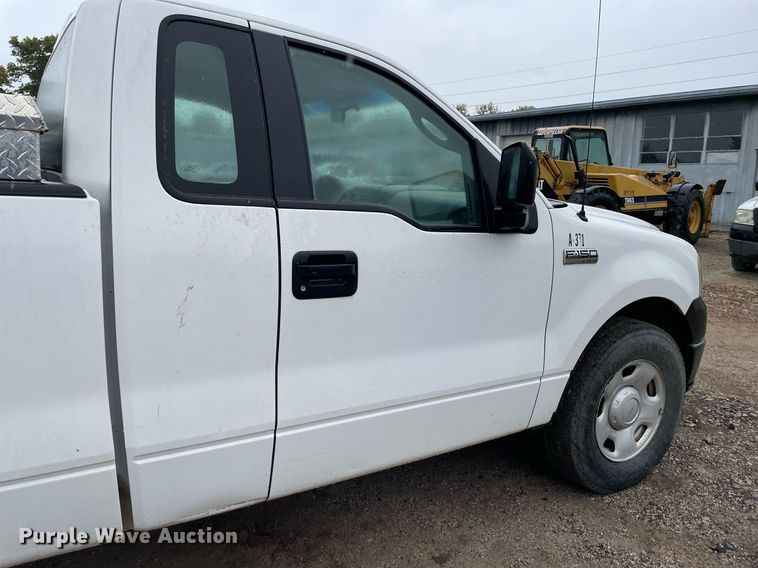 image for item JE9393 2007 Ford F150 XL  pickup truck