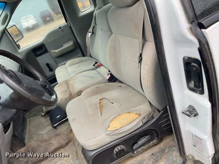 image for item JE9393 2007 Ford F150 XL  pickup truck