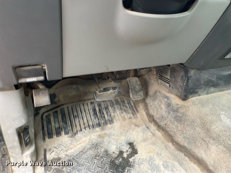 image for item JE9393 2007 Ford F150 XL  pickup truck