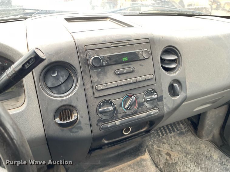 image for item JE9393 2007 Ford F150 XL  pickup truck