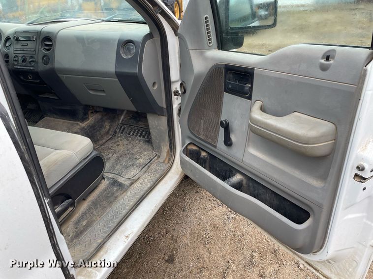 image for item JE9393 2007 Ford F150 XL  pickup truck