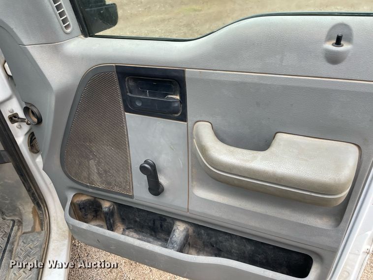 image for item JE9393 2007 Ford F150 XL  pickup truck