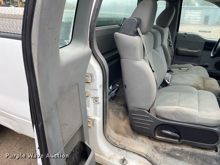 image for item JE9393 2007 Ford F150 XL  pickup truck