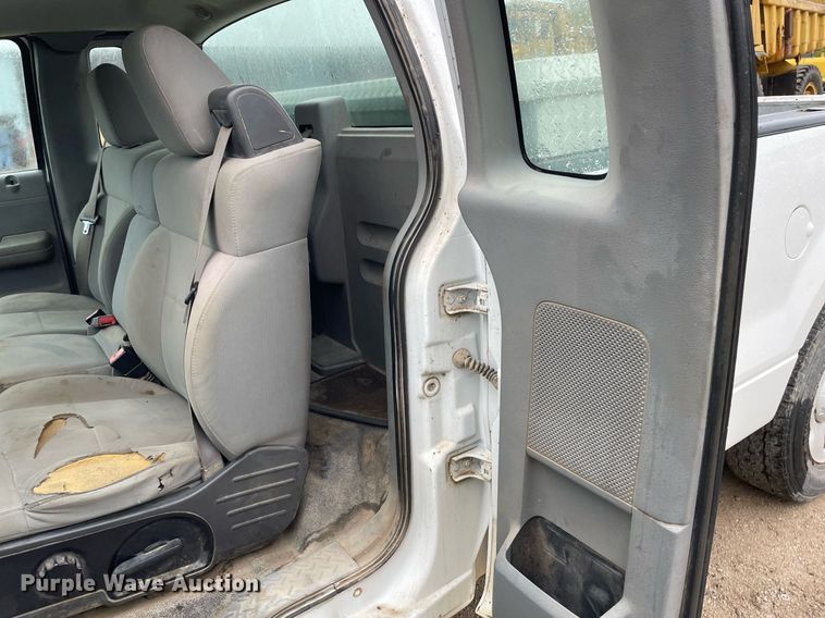 image for item JE9393 2007 Ford F150 XL  pickup truck