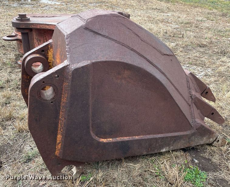 image for item JE9396 Adco 25-V-26  excavator bucket
