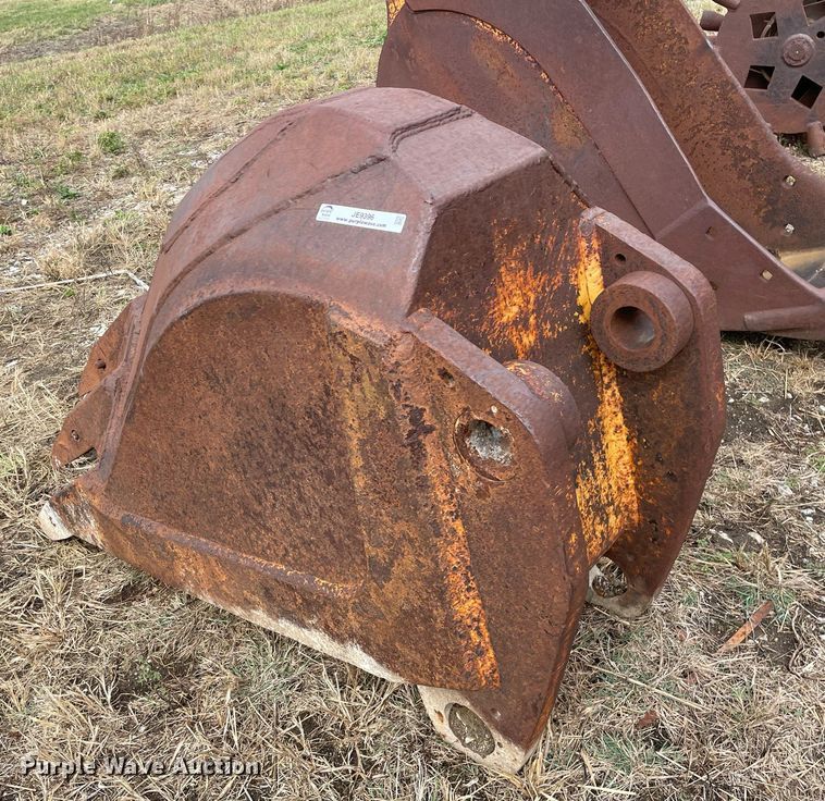 image for item JE9396 Adco 25-V-26  excavator bucket