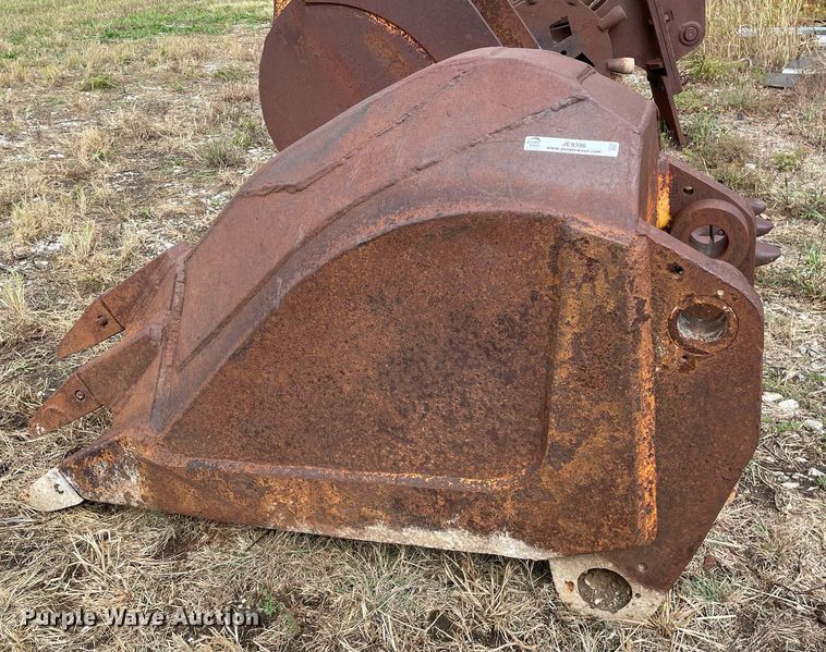 image for item JE9396 Adco 25-V-26  excavator bucket