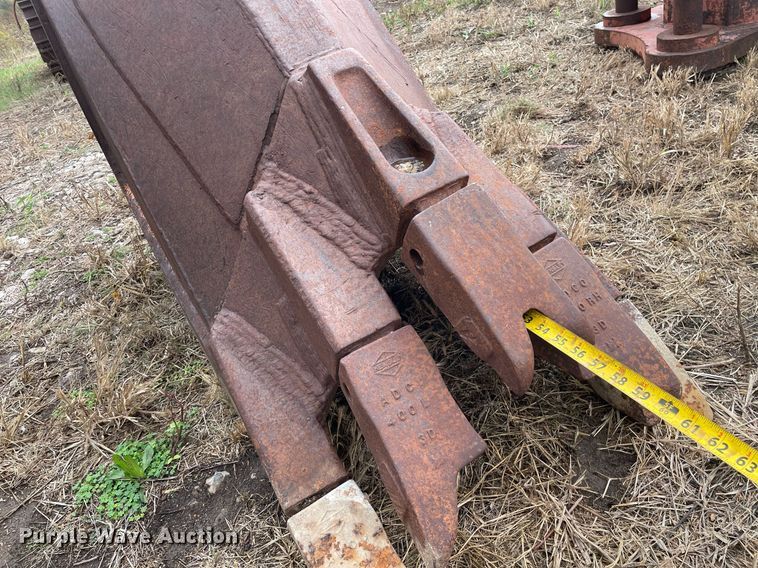 image for item JE9396 Adco 25-V-26  excavator bucket