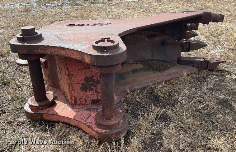 image for item JE9397 (2) excavator buckets