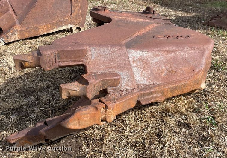 image for item JE9397 (2) excavator buckets