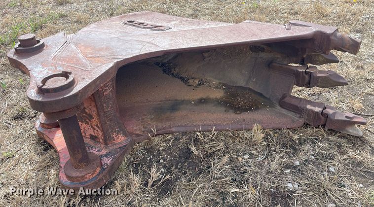 image for item JE9397 (2) excavator buckets