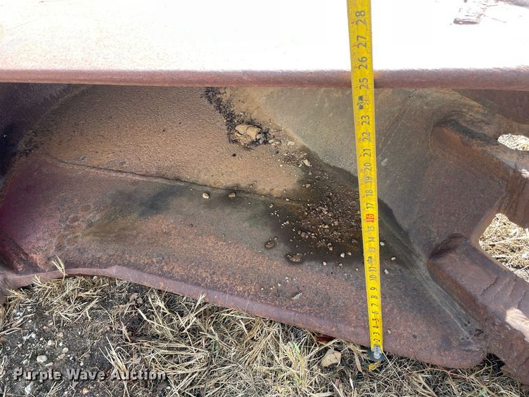 image for item JE9397 (2) excavator buckets