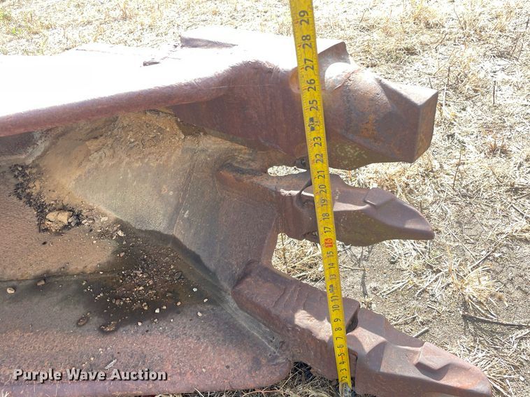 image for item JE9397 (2) excavator buckets