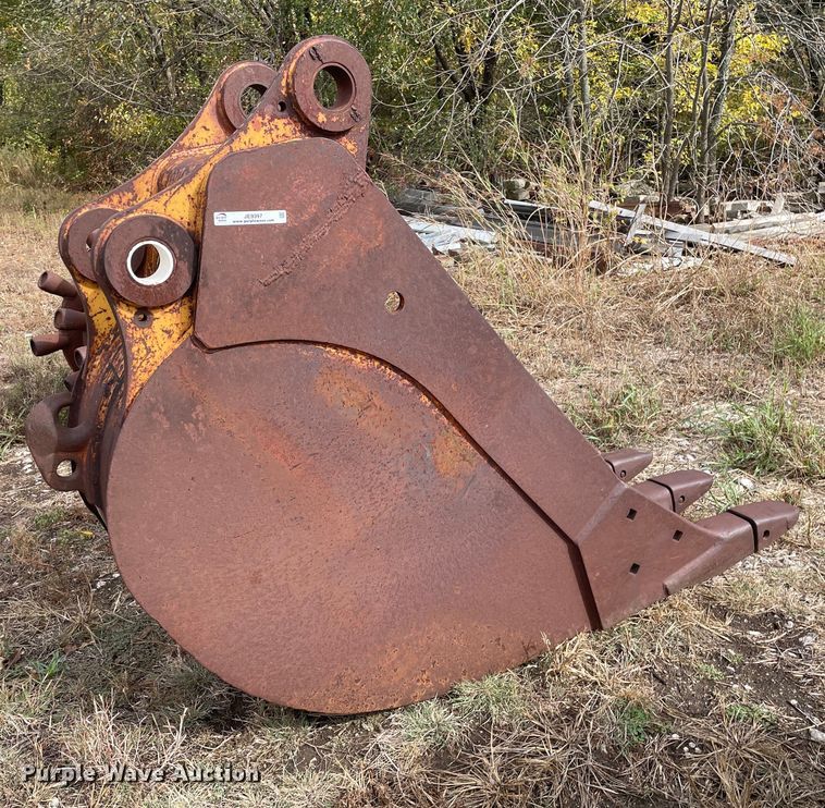 image for item JE9397 (2) excavator buckets