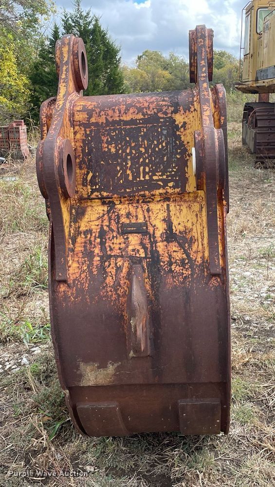 image for item JE9397 (2) excavator buckets