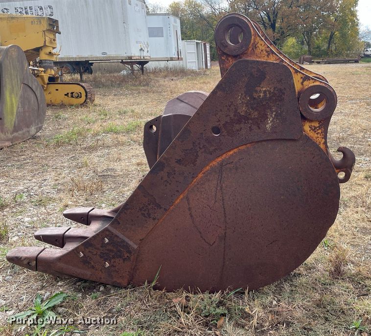 image for item JE9397 (2) excavator buckets