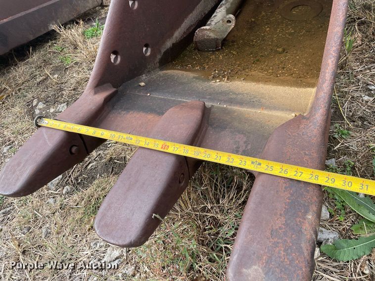 image for item JE9397 (2) excavator buckets