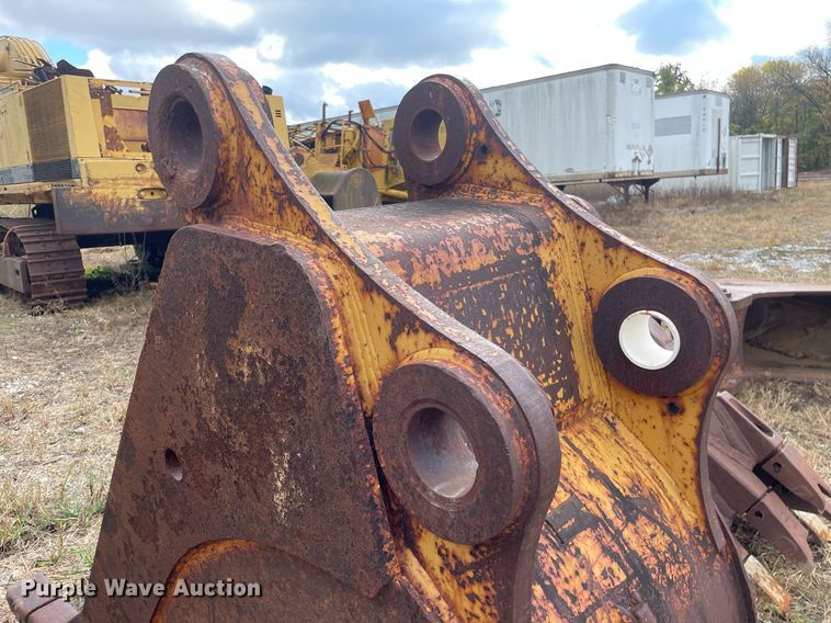 image for item JE9397 (2) excavator buckets