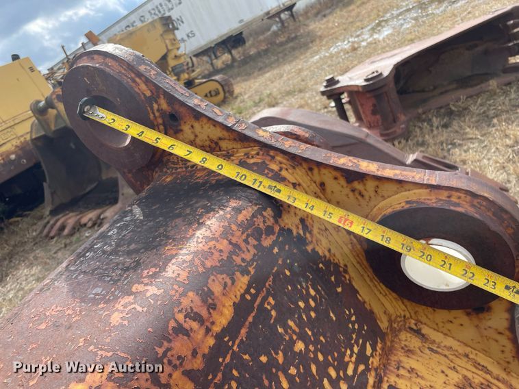 image for item JE9397 (2) excavator buckets