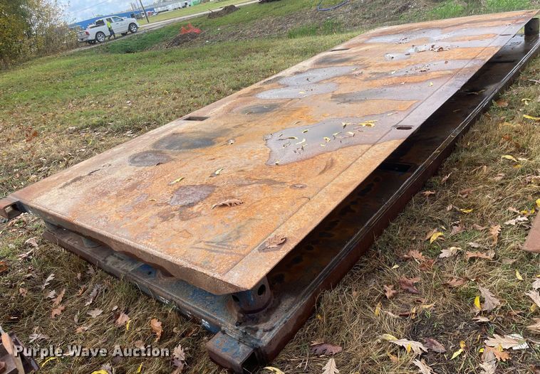 image for item JE9401 Trench box