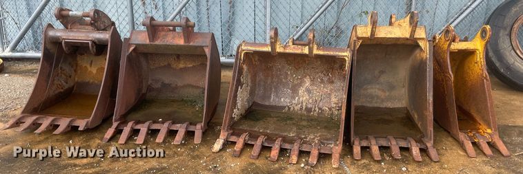 image for item JE9403 (5) backhoe buckets