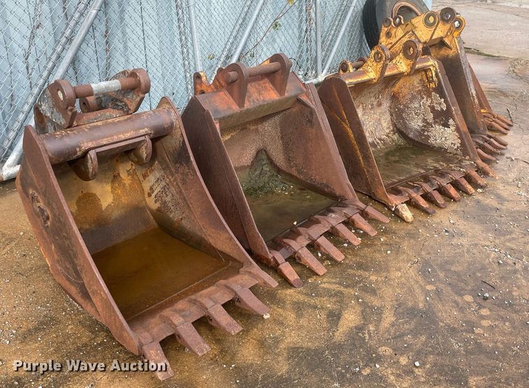 image for item JE9403 (5) backhoe buckets