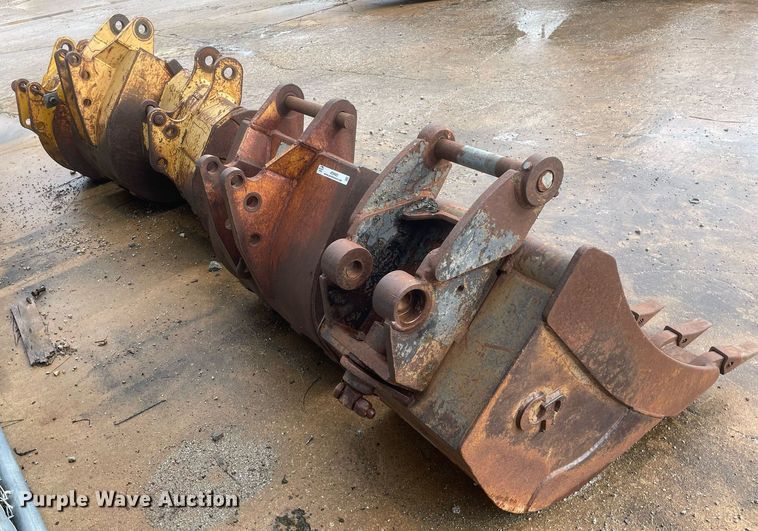 image for item JE9403 (5) backhoe buckets