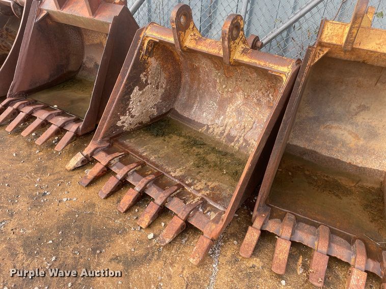 image for item JE9403 (5) backhoe buckets