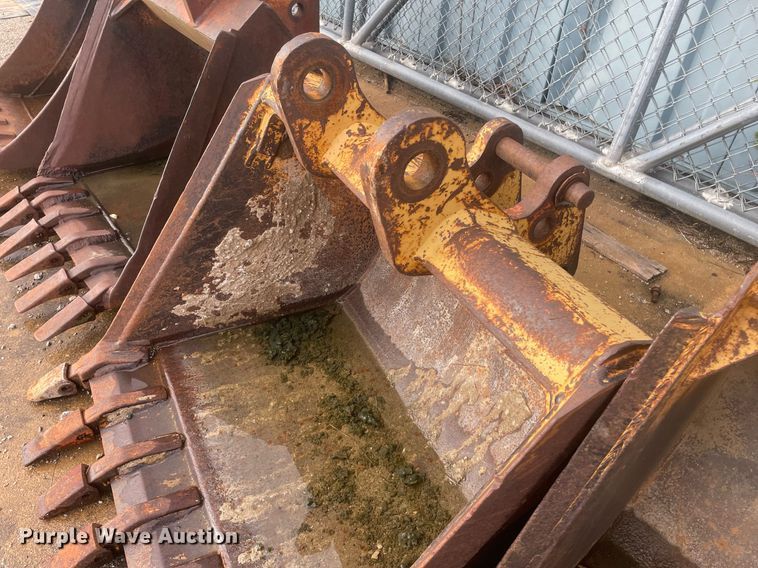 image for item JE9403 (5) backhoe buckets