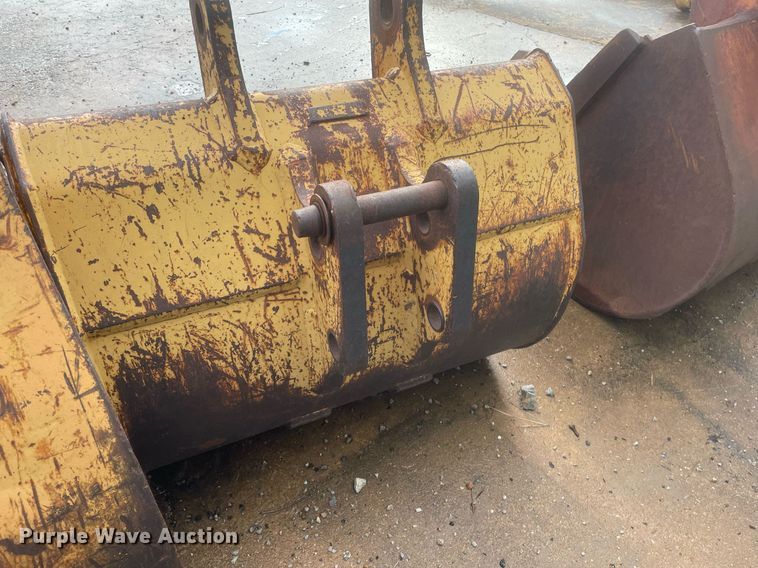 image for item JE9403 (5) backhoe buckets