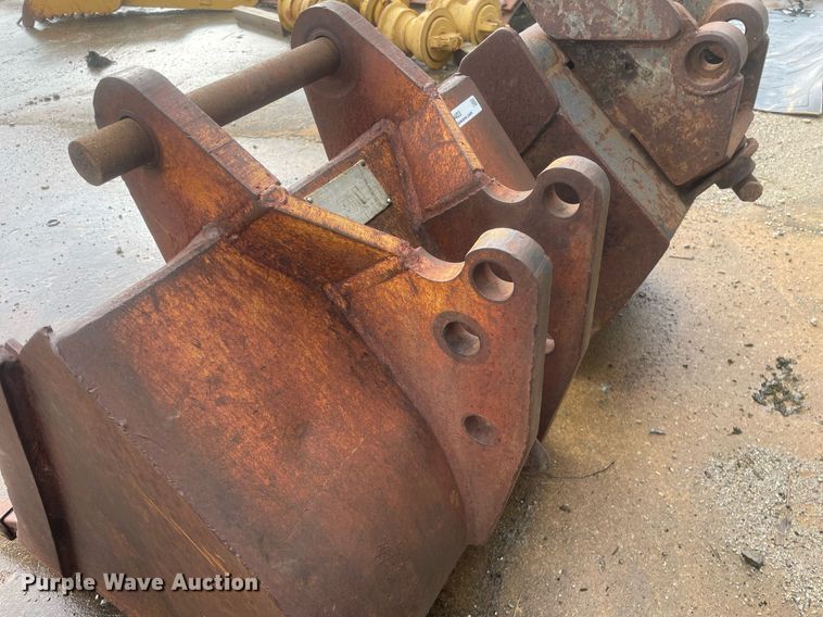 image for item JE9403 (5) backhoe buckets