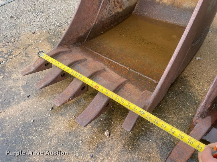 image for item JE9403 (5) backhoe buckets