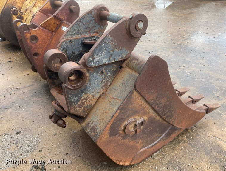 image for item JE9403 (5) backhoe buckets