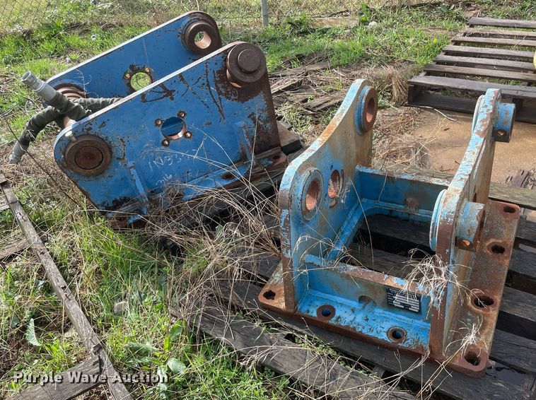 image for item JE9404 (2) excavator plates