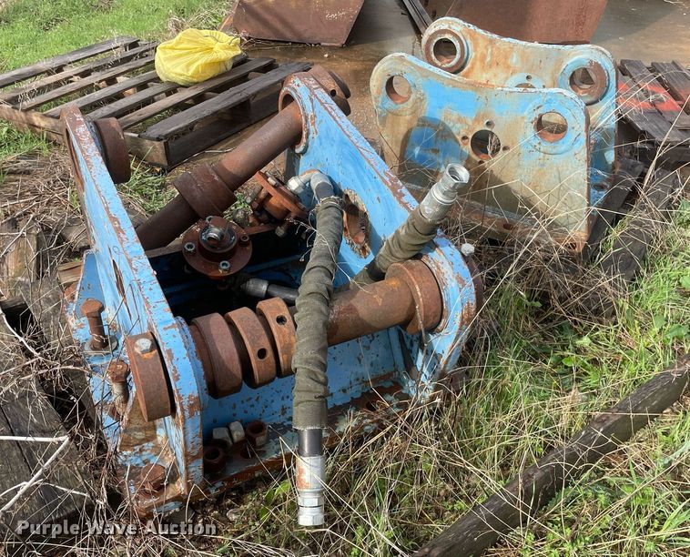 image for item JE9404 (2) excavator plates