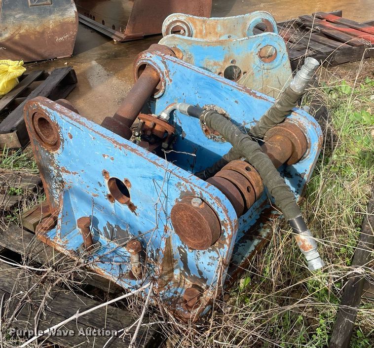 image for item JE9404 (2) excavator plates