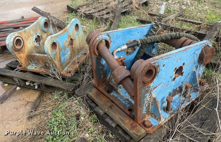 image for item JE9404 (2) excavator plates