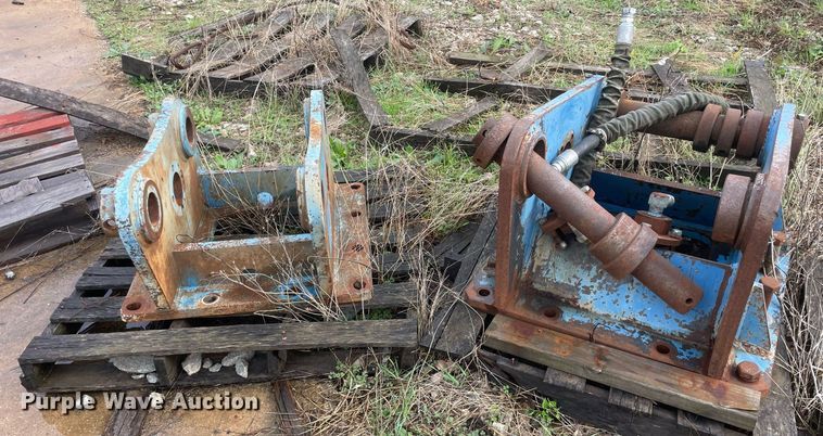 image for item JE9404 (2) excavator plates