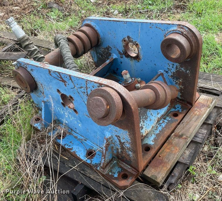 image for item JE9404 (2) excavator plates